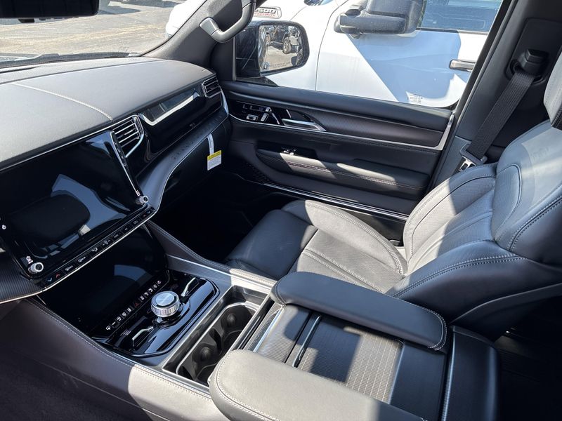 2026 Jeep Grand Wagoneer Summit Obsidian 4x4Image 35