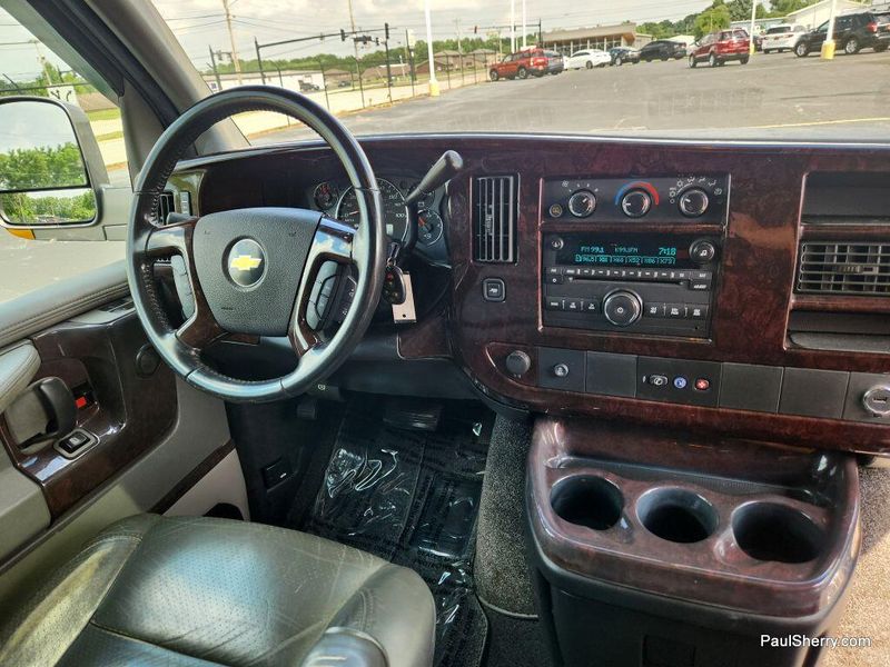 2011 Chevrolet Express 1500 Image 31