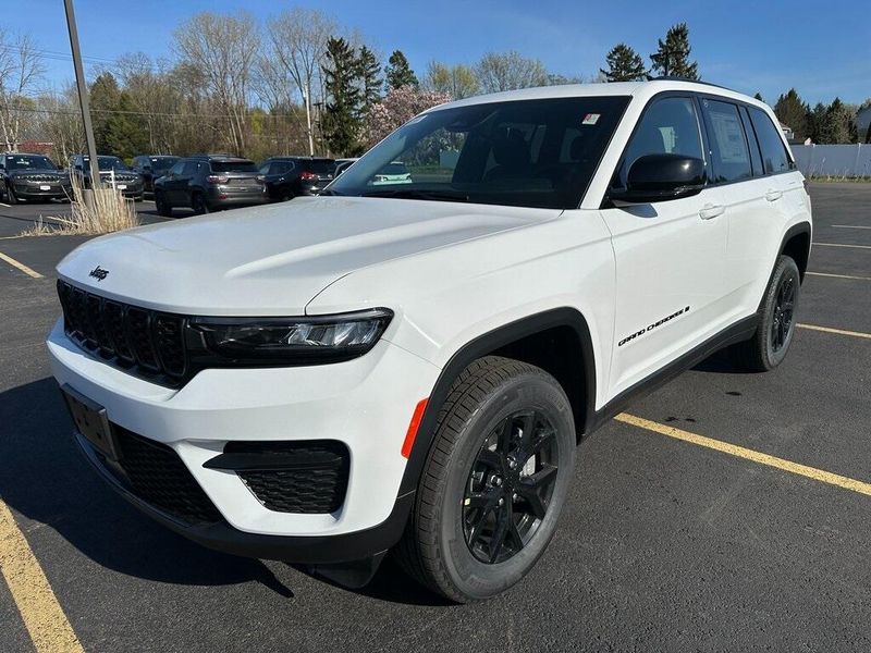 2025 Jeep Grand Cherokee Altitude X 4x4Image 5