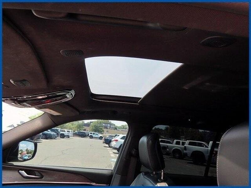 Used 2022 Jeep Grand Cherokee OverlandImage 15