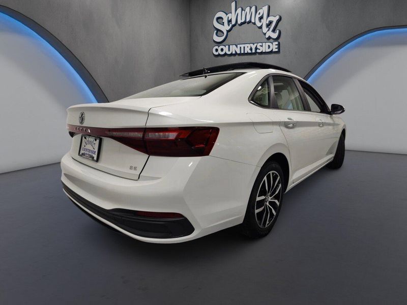 Used 2026 Volkswagen Jetta SE w/SunroofImage 10