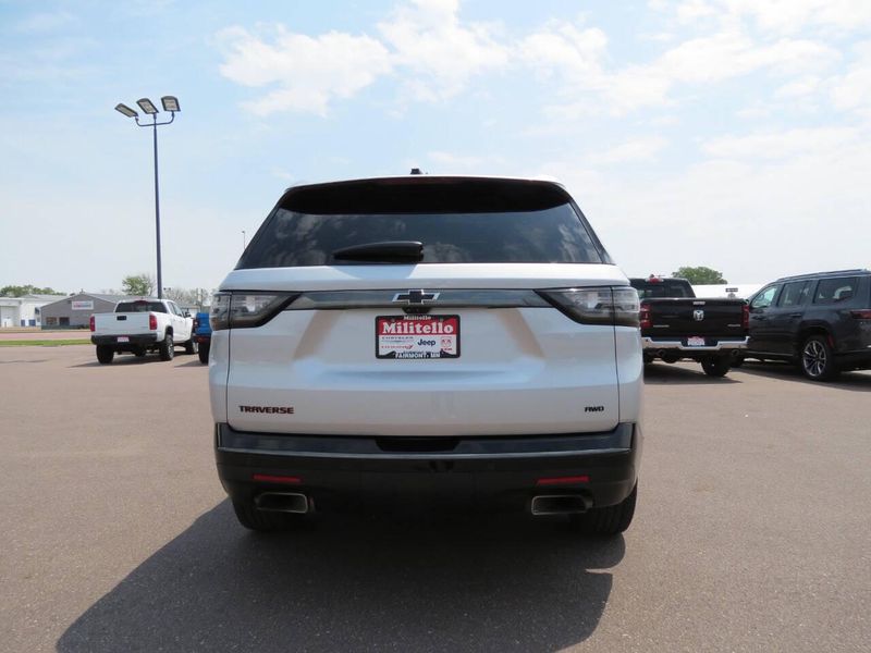 2021 Chevrolet Traverse Premier 4x4 4dr SUVImage 3