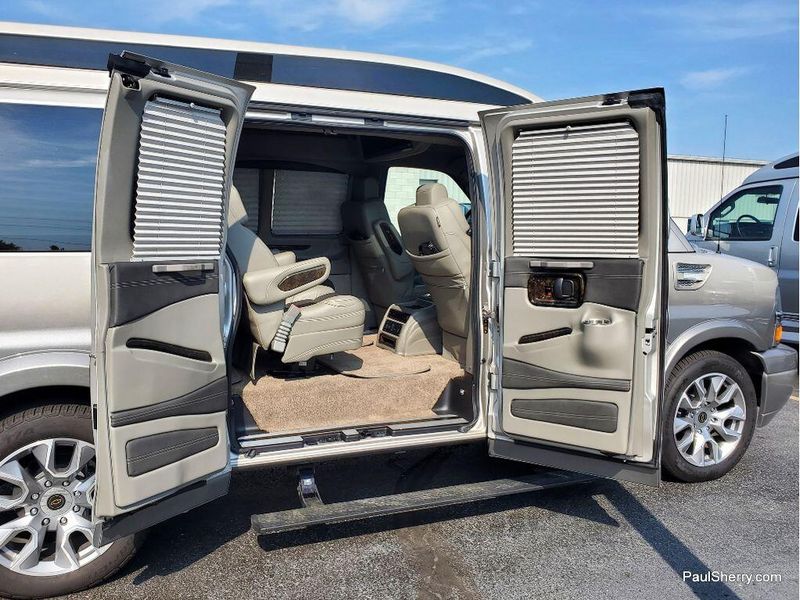 2022 Chevrolet Express Cargo Image 20