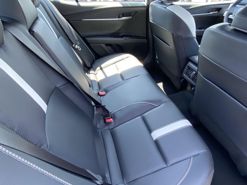 New 2025 Toyota Camry SEImage 12