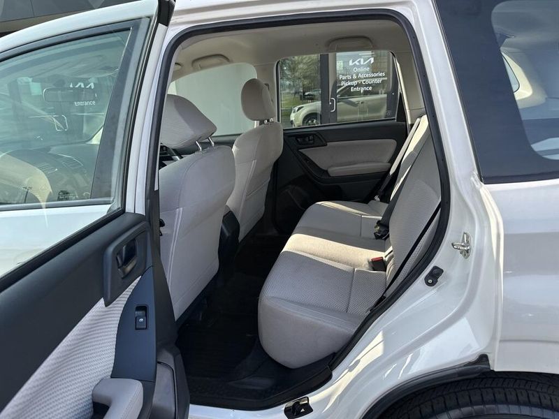 2017 Subaru Forester 2.5iImage 17