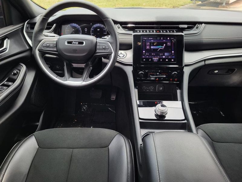 2025 Jeep Grand Cherokee L Altitude XImage 34