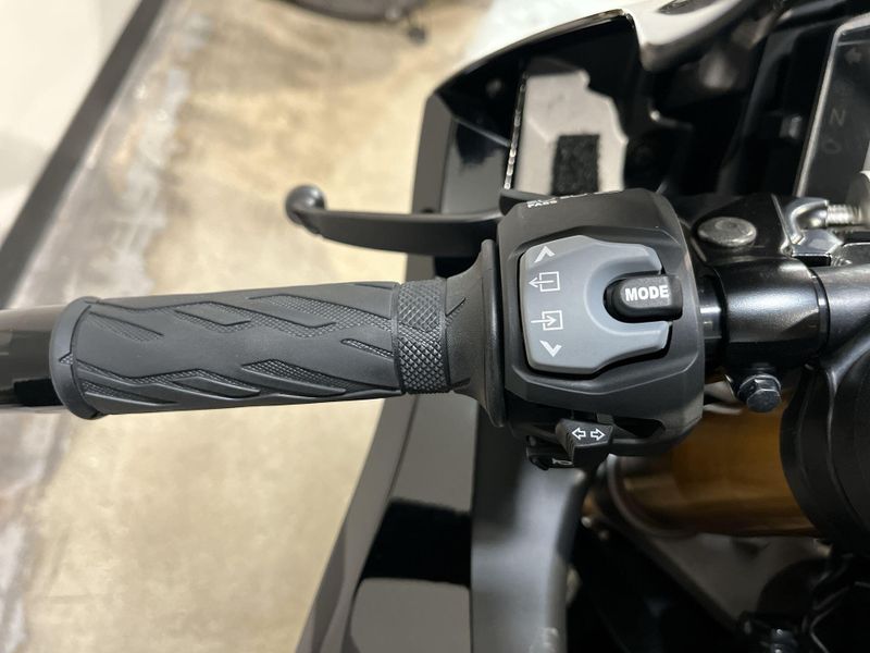 Used 2024 Suzuki GSX-R1000R CA Image 12