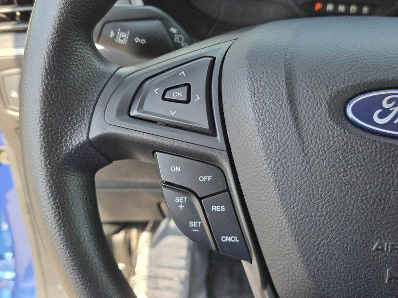 Used 2023 Ford Edge SE AWD