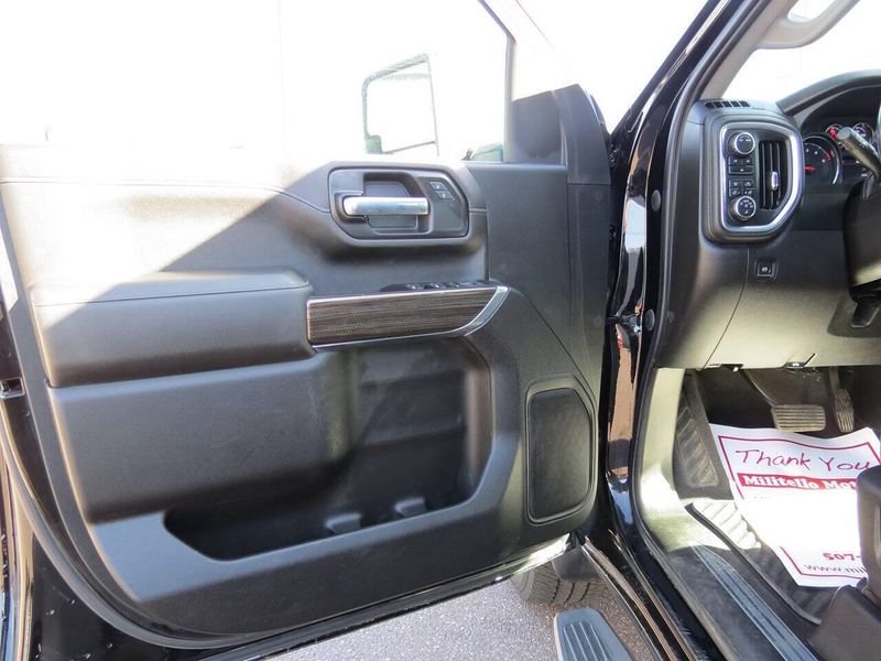 Used 2022 Chevrolet Silverado 2500HD LT 4x4 4dr Crew Cab SBImage 13