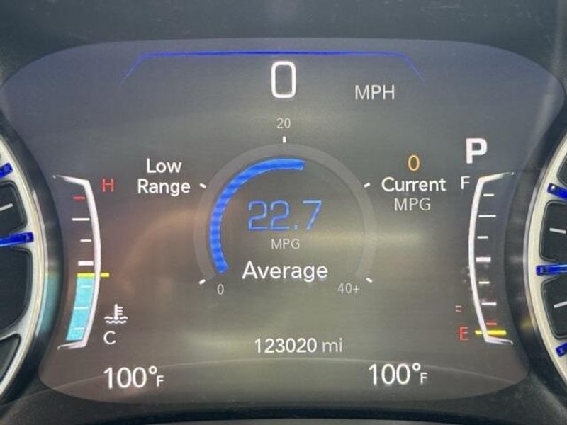 Used 2020 Chrysler Pacifica LimitedImage 19
