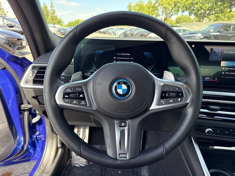 Used 2023 BMW 3 Series 330e iPerformanceImage 22