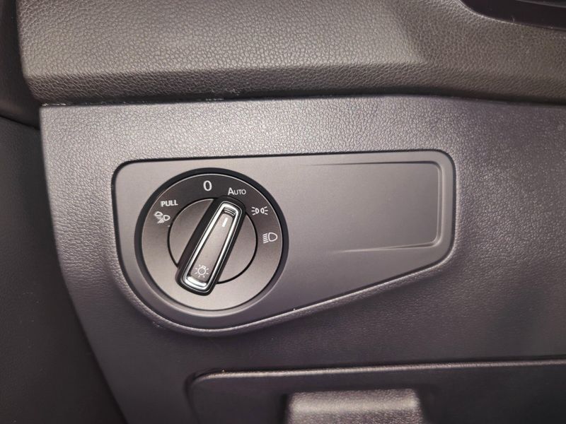 Used 2024 Volkswagen Tiguan AWD SEL R-Line w/Sunroof/NavImage 30