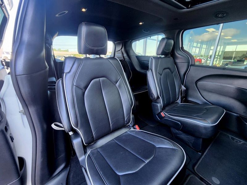 Used 2025 Chrysler Pacifica Limited S