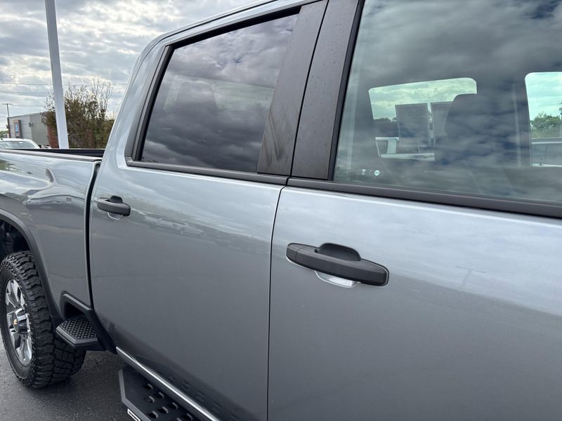 Used 2024 Chevrolet Silverado 2500HD CustomImage 5