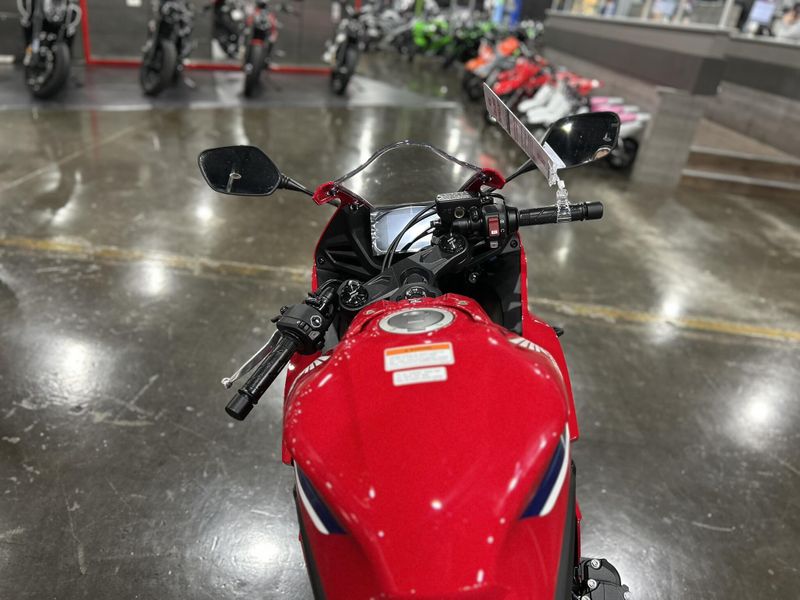 New 2024 Honda CBR650R ABS Image 10