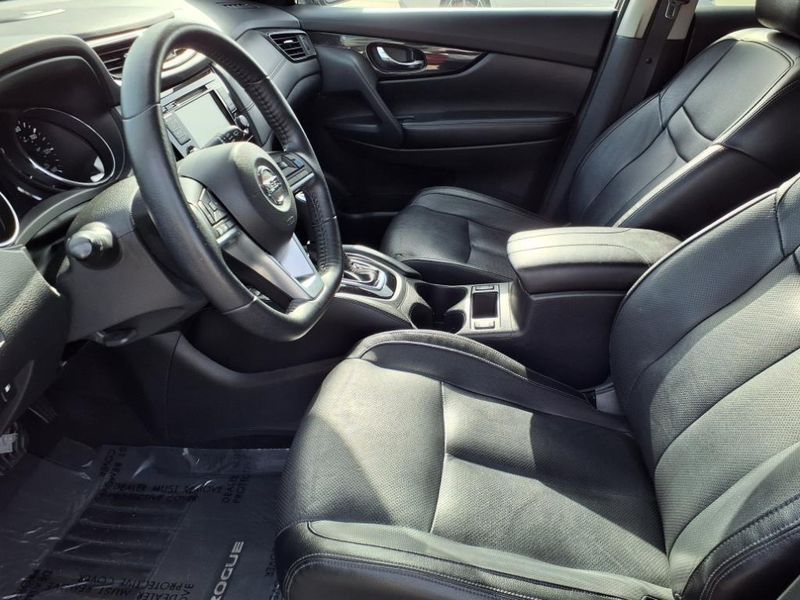 2020 Nissan Rogue SLImage 17