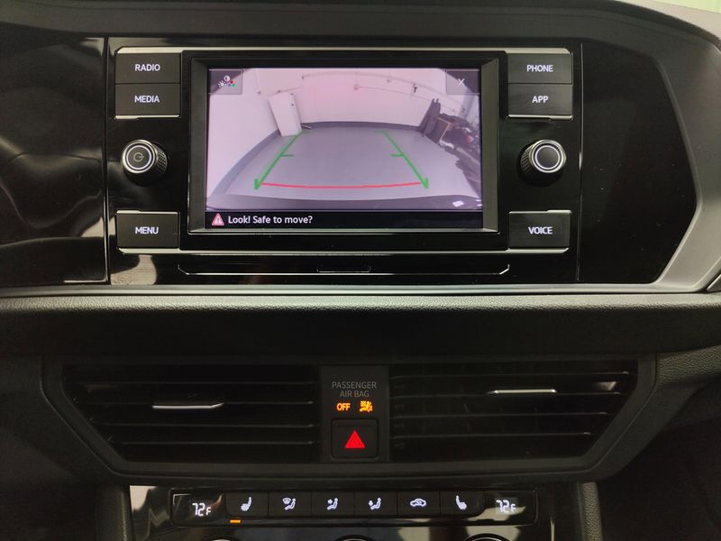 Used 2024 Volkswagen Jetta SE w/SunroofImage 20