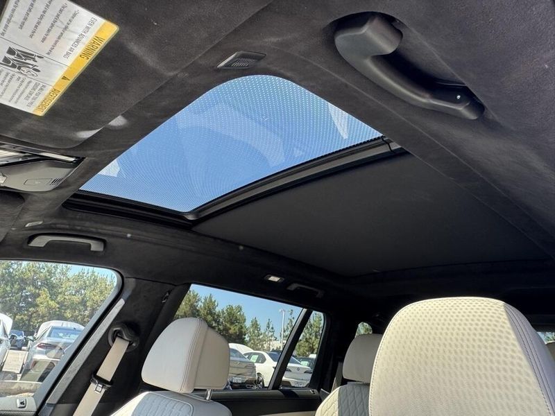 Used 2023 BMW X7 M60iImage 23