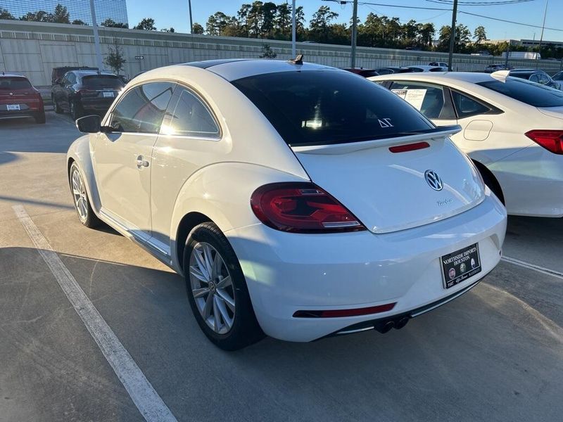 2018 Volkswagen Beetle 2.0T SEImage 3