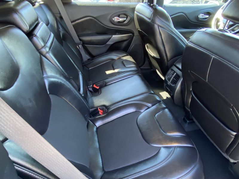 Used 2019 Jeep Cherokee Latitude PlusImage 11