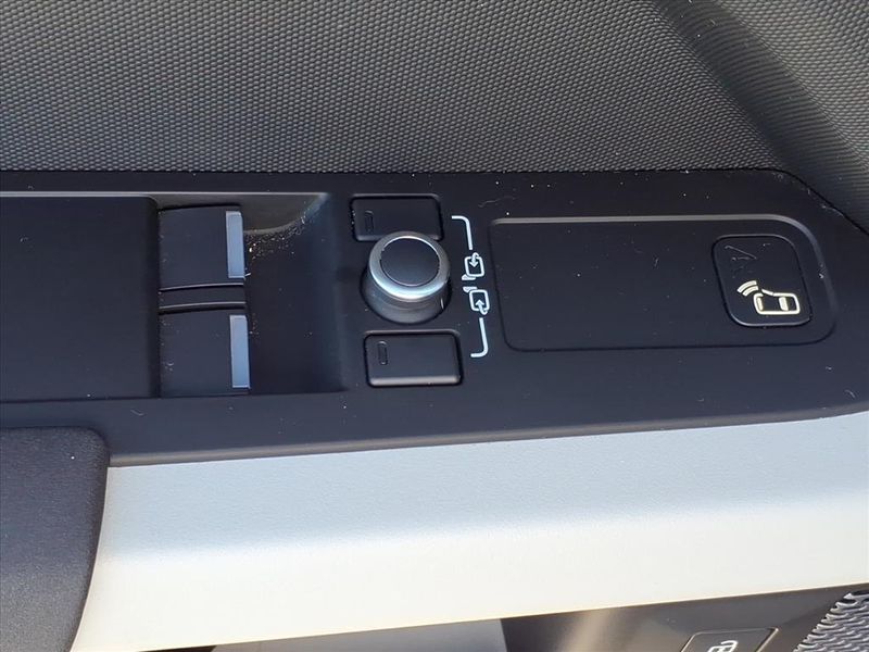 Used 2023 Land Rover Defender SImage 20