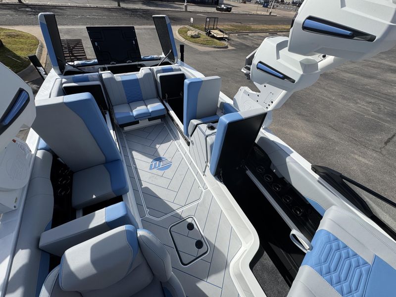 2025 MALIBU WAKESETTER 26 LSV Image 23