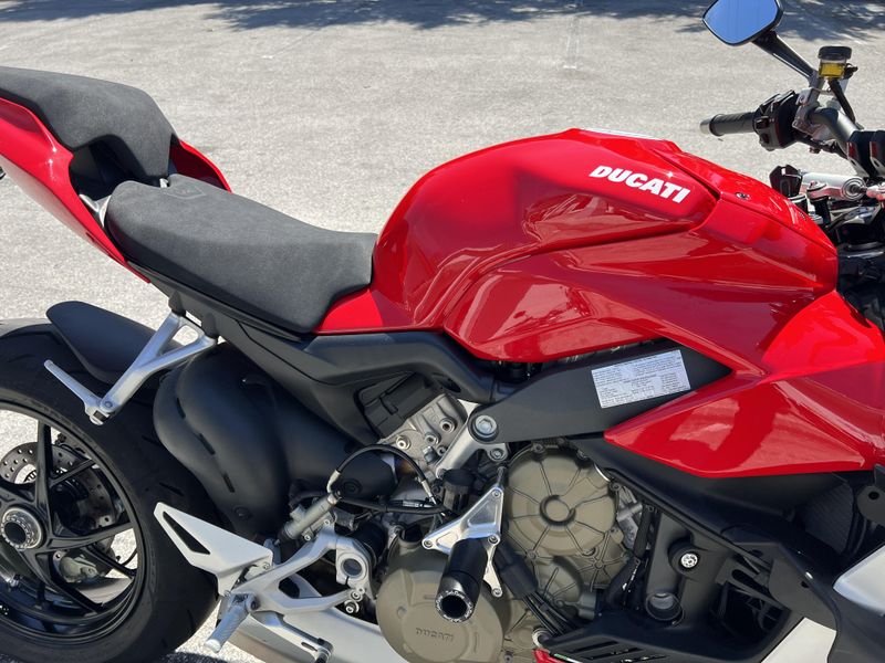 2021 Ducati Streetfighter V4 