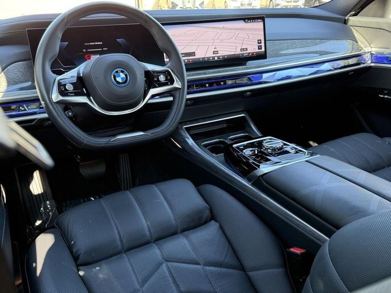 Used 2025 BMW i7 eDrive50Image 31