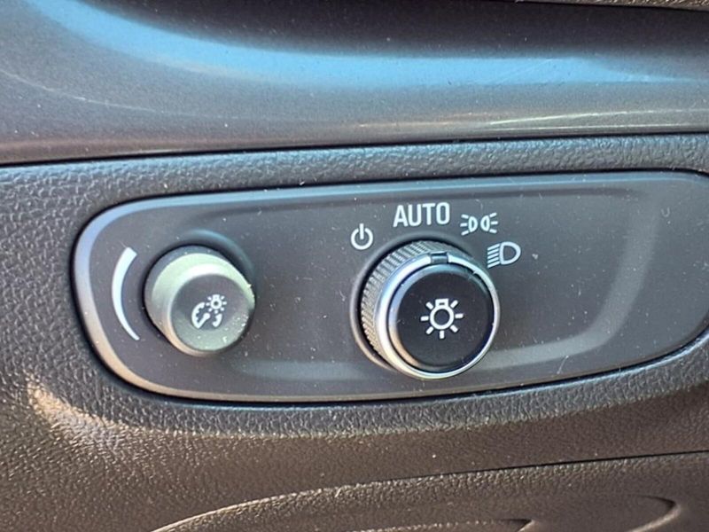 2021 Buick Encore Preferred photo 19