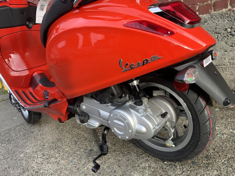 New 2024 Vespa PRIMAVERA 50 