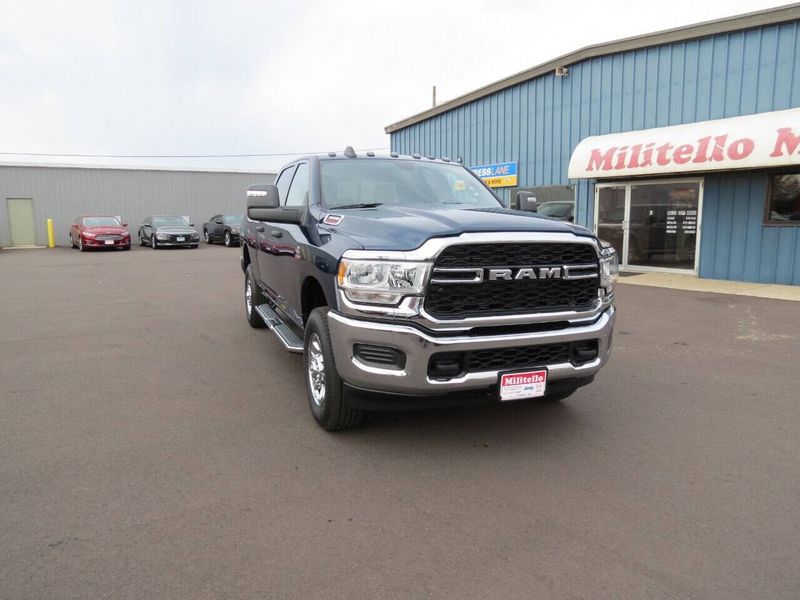 2024 RAM 3500 Tradesman Crew Cab 4x4 6