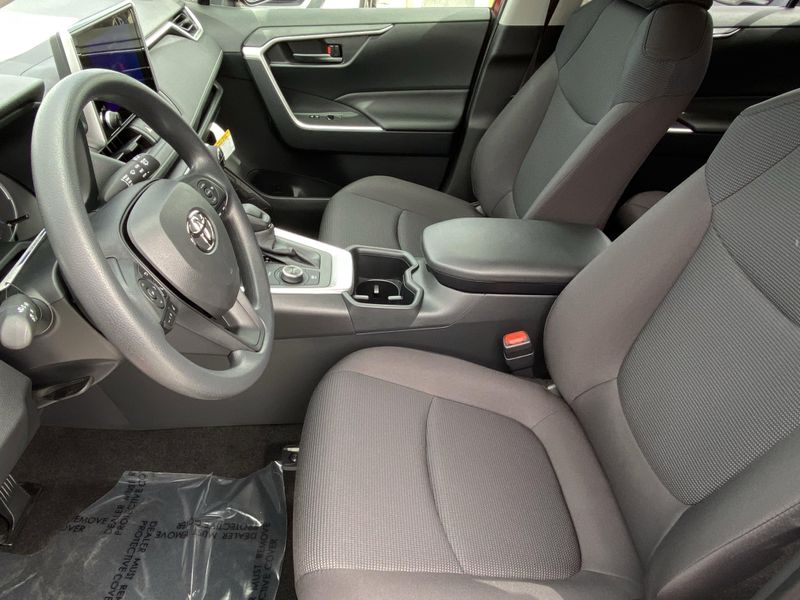 New 2025 Toyota RAV4 Hybrid LEImage 14
