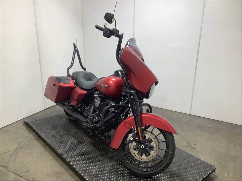 2019 Harley-Davidson Street Glide in a WICKED RED DNM exterior color. BMW Motorcycles of Temecula – Southern California (951) 506-6903 bmwmotorcyclesoftemecula.com 