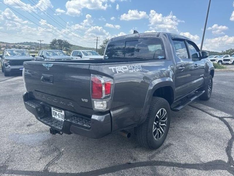 2021 Toyota Tacoma 4x4 SR photo 5