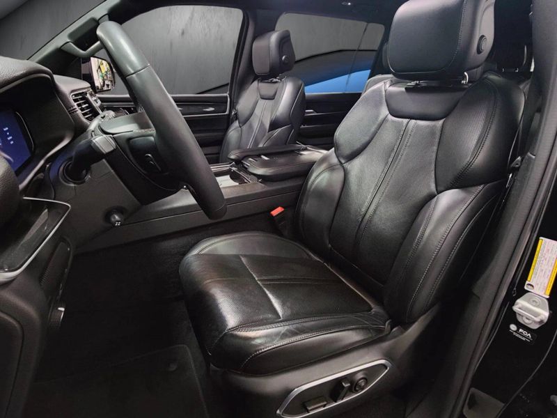 2023 Jeep Wagoneer 5.7L V6 4X4 w/Sunroof & NavImage 14