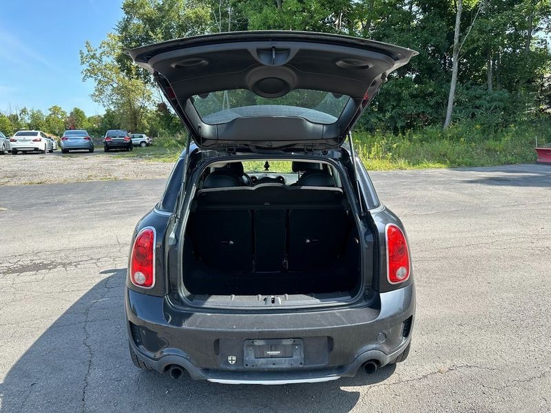 2016 MINI Countryman BaseImage 14