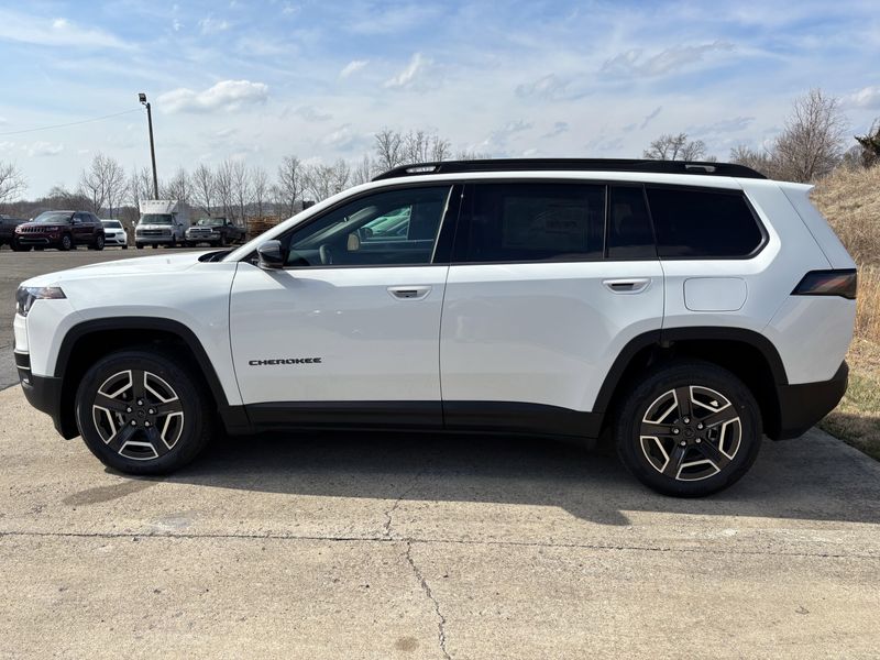 New 2026 Jeep Cherokee Limited 4x4Image 17