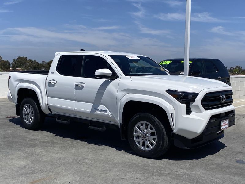 2025 Toyota Tacoma SR5Image 2