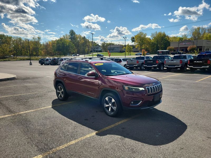 Used 2019 Jeep Cherokee LimitedImage 20