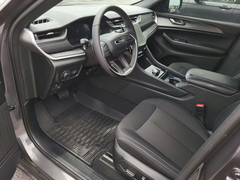2025 Jeep Grand Cherokee LaredoImage 26