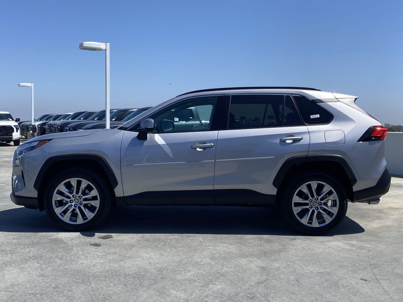 2024 Toyota RAV4 XLE PremiumImage 7