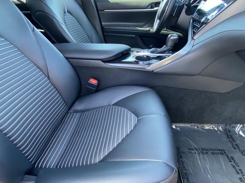 2020 Toyota Camry SEImage 12