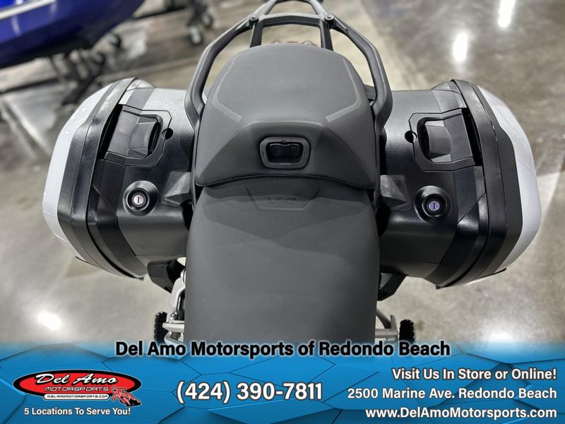 2024 Ducati MULTISTRADA V4 S TRAVEL & RADAR SPOKED WHEELS Image 10