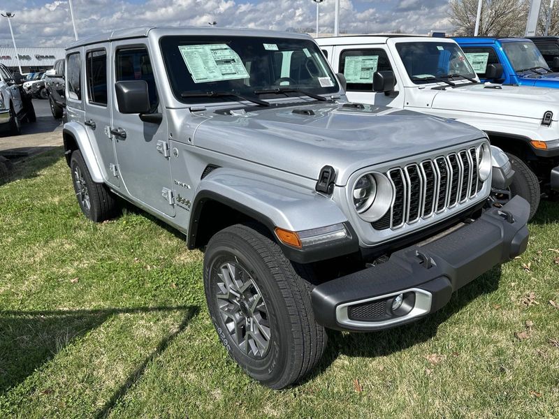 2024 Jeep Wrangler 4-door SaharaImage 3