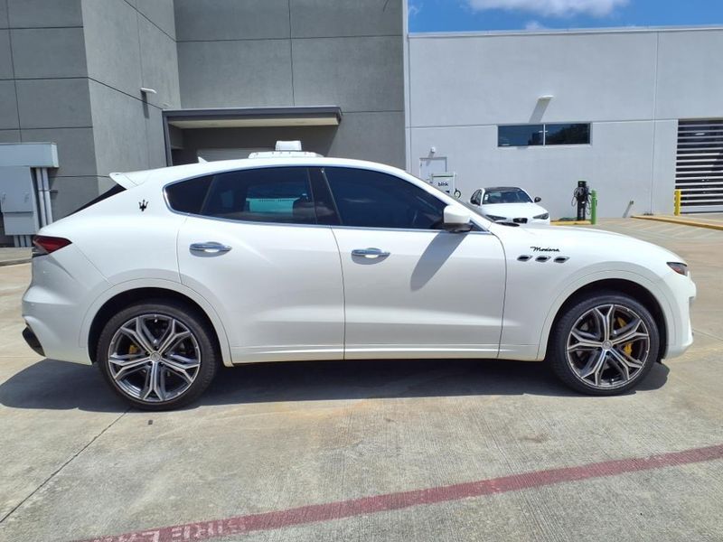 2022 Maserati Levante ModenaImage 13