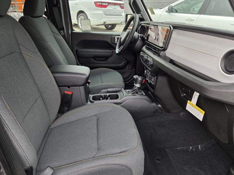 New 2026 Jeep Gladiator Sport S 4x4