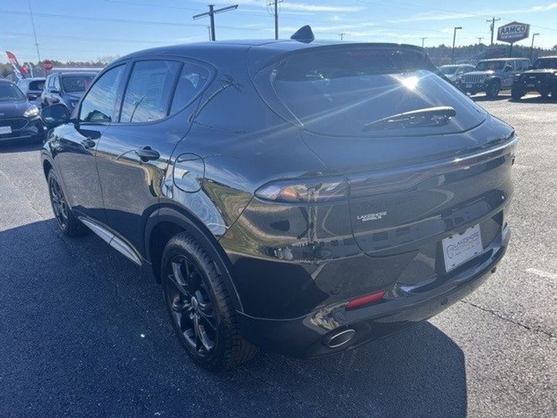 2024 Dodge Hornet R/T Eawd in a 8 Ball exterior color and Blackinterior. Lakeshore CDJR Seaford 302-213-6058 lakeshorecdjr.com 