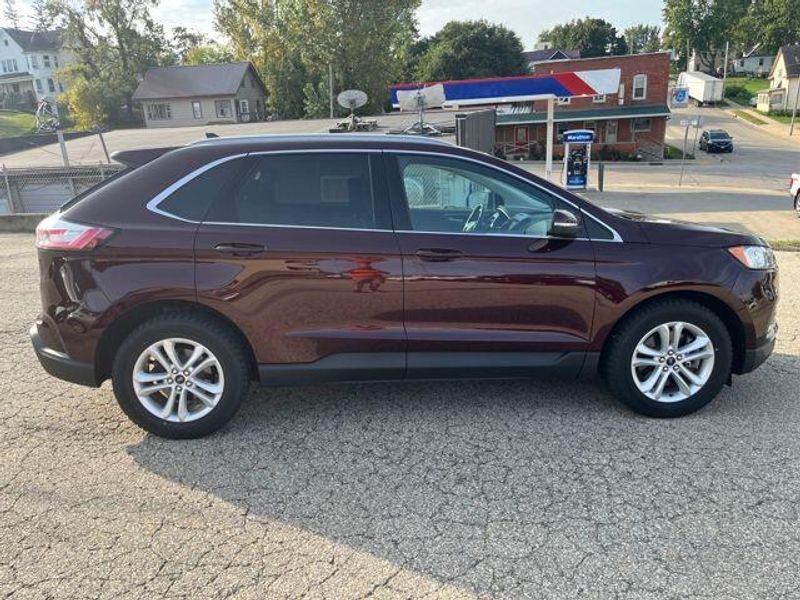 2020 Ford Edge SEL photo 8