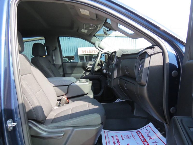 2021 Chevrolet Silverado 1500 Custom photo 25