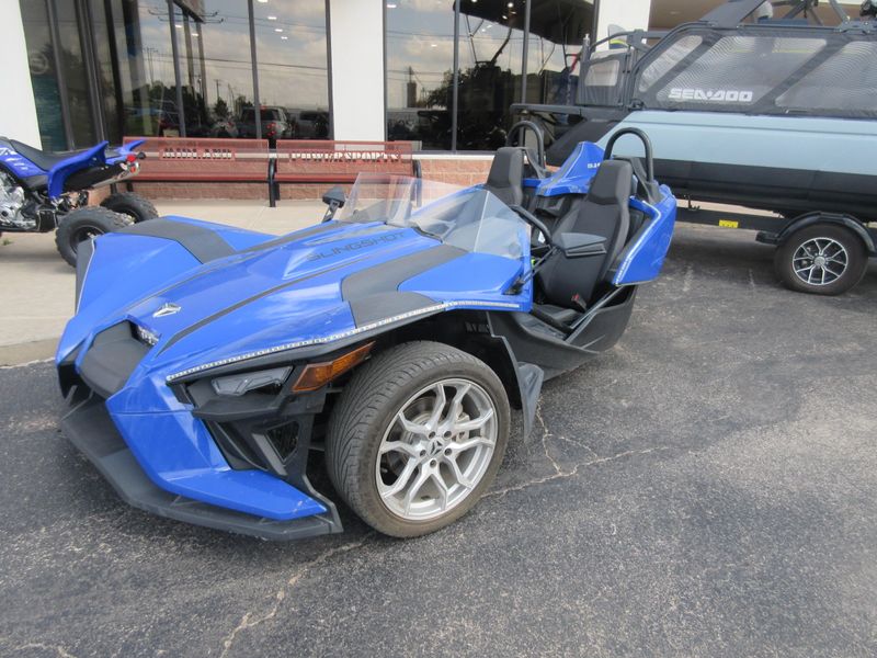 USED 2023 POLARIS SLINGSHOT SL AUTODRIVE Image 1